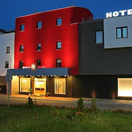 Hotel Finix サンダンスキ エクステリア 写真
