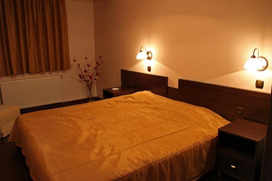Hotel Finix サンダンスキ 部屋 写真