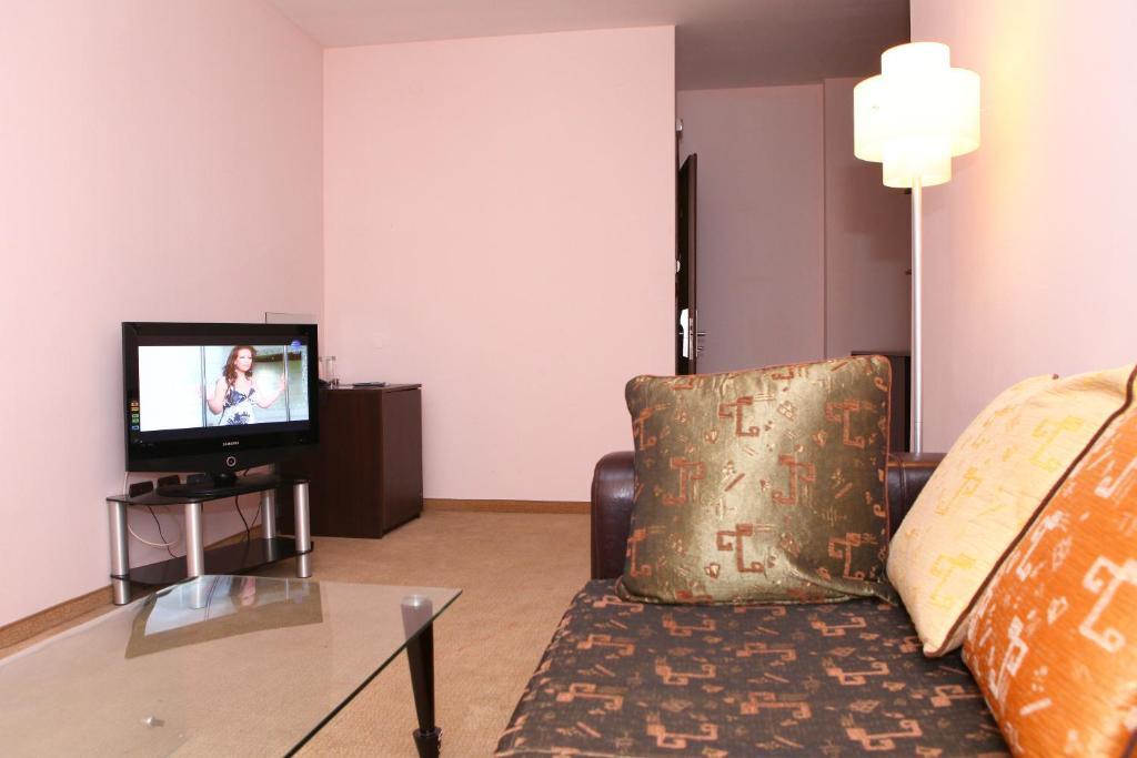 Hotel Finix サンダンスキ 部屋 写真