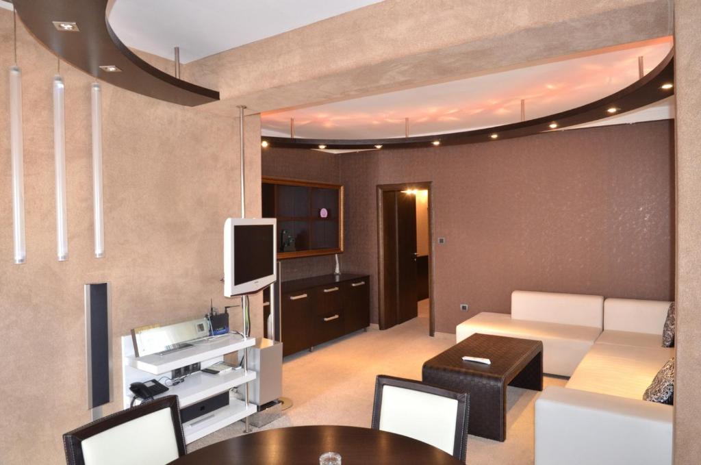 Hotel Finix サンダンスキ 部屋 写真